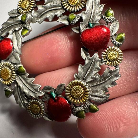 Signed JJ Red Apple & Sunflower Wreath Brooch Pin Pewter Tone Jonette Jewelry - Picture 3 of 10